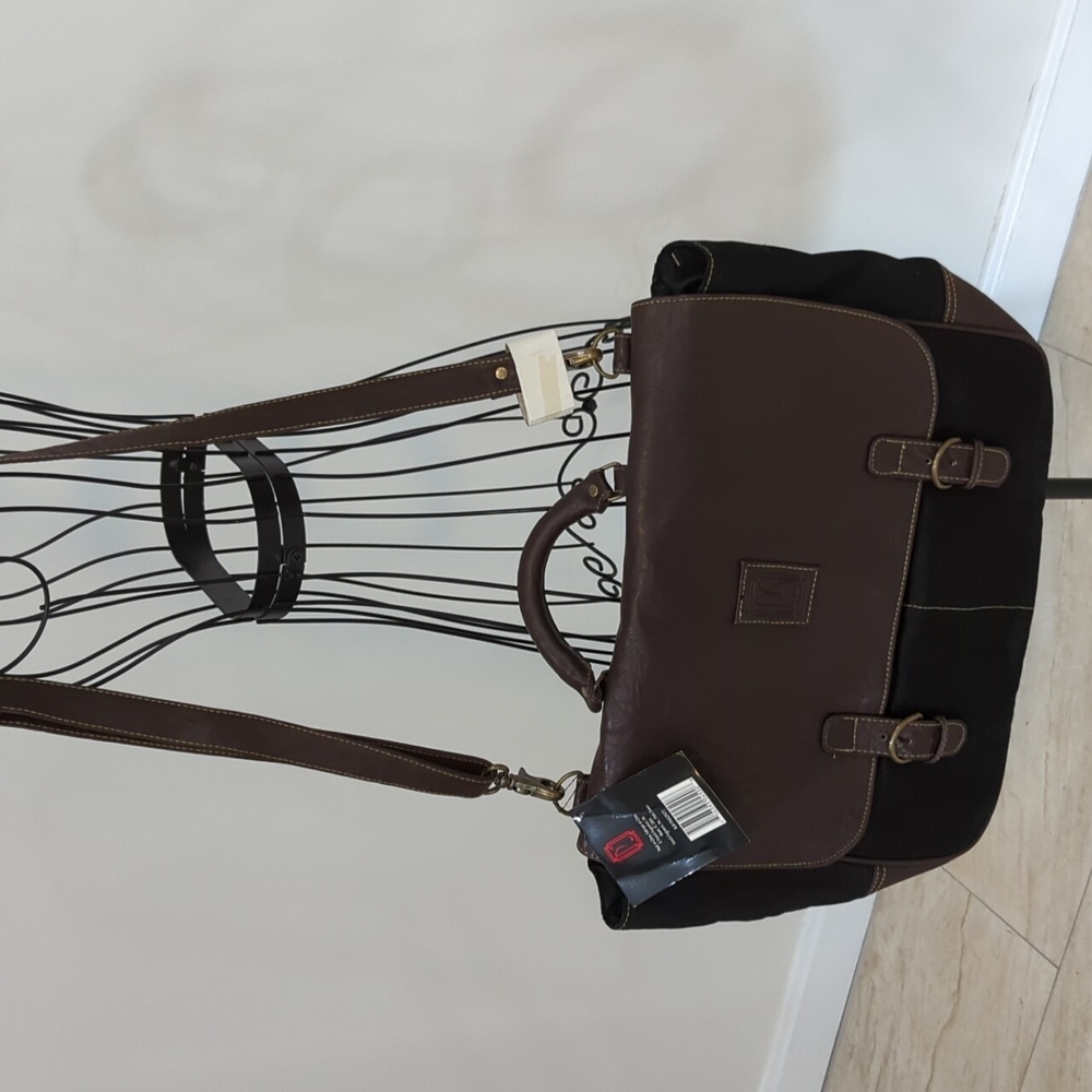 Nwt messenger bag
